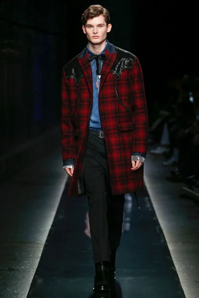 Look 4